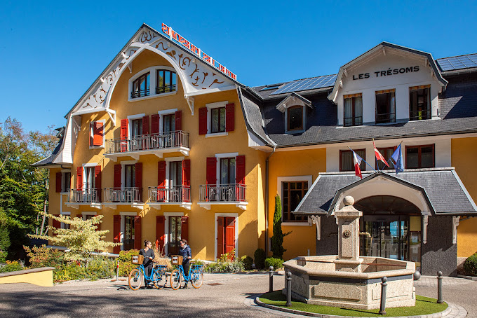 Les Trésoms Lake & Spa Resort