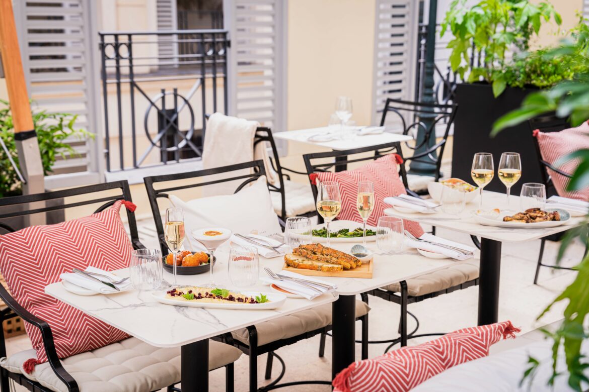 Cira : La nouvelle terrasse secrète des Champs-Elysées au Paris Marriott